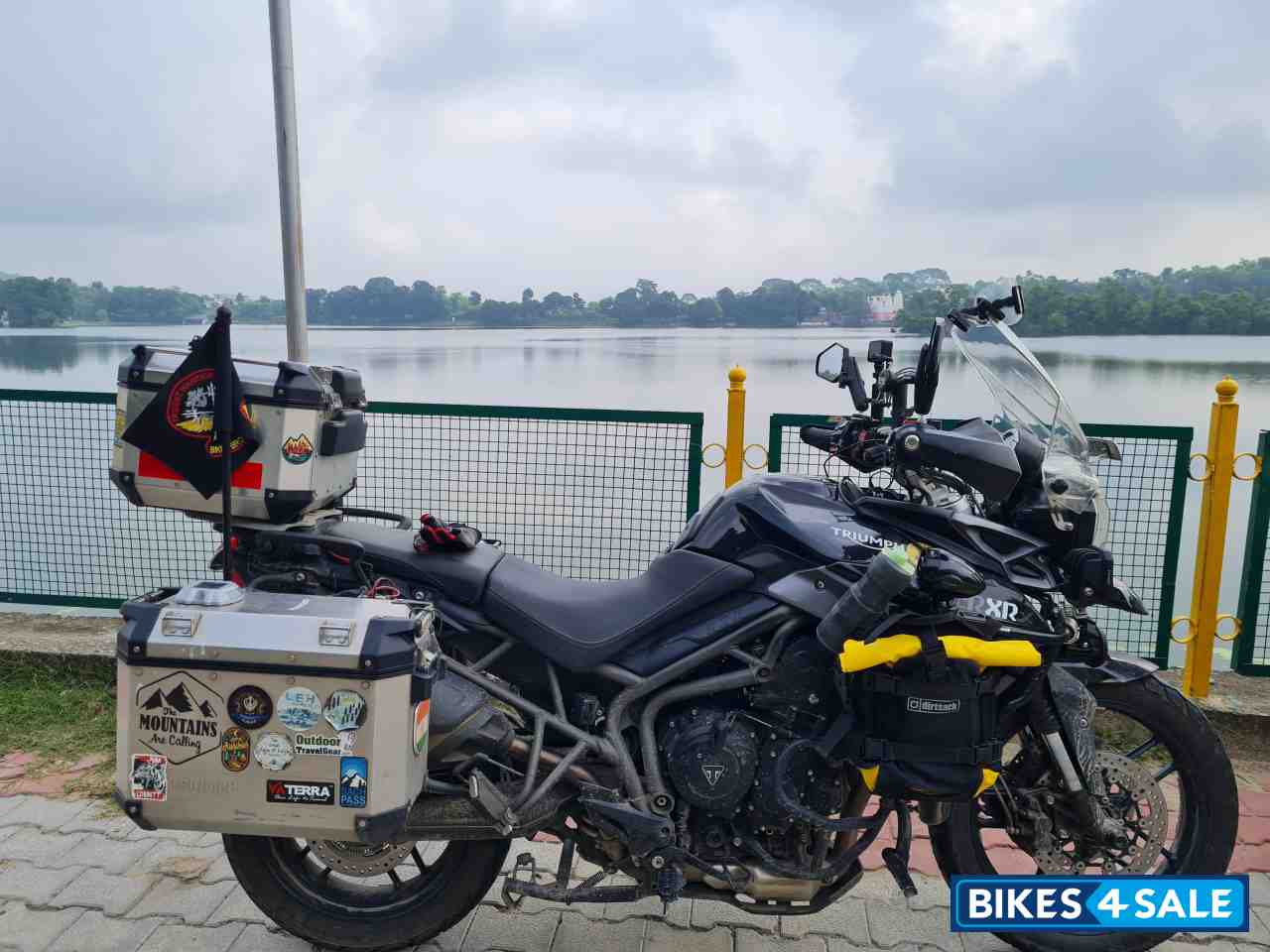 Black Triumph Tiger 800 XRx Black Triumph Tiger 800 XRx