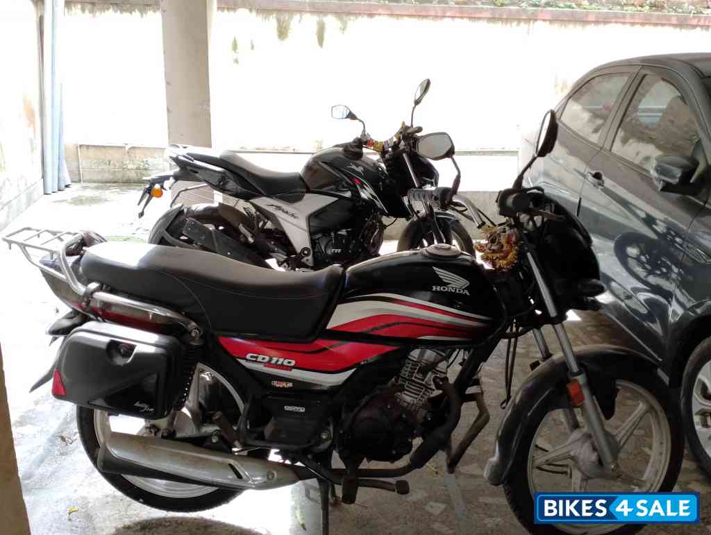 Black Honda CD 110 Dream Deluxe BS6