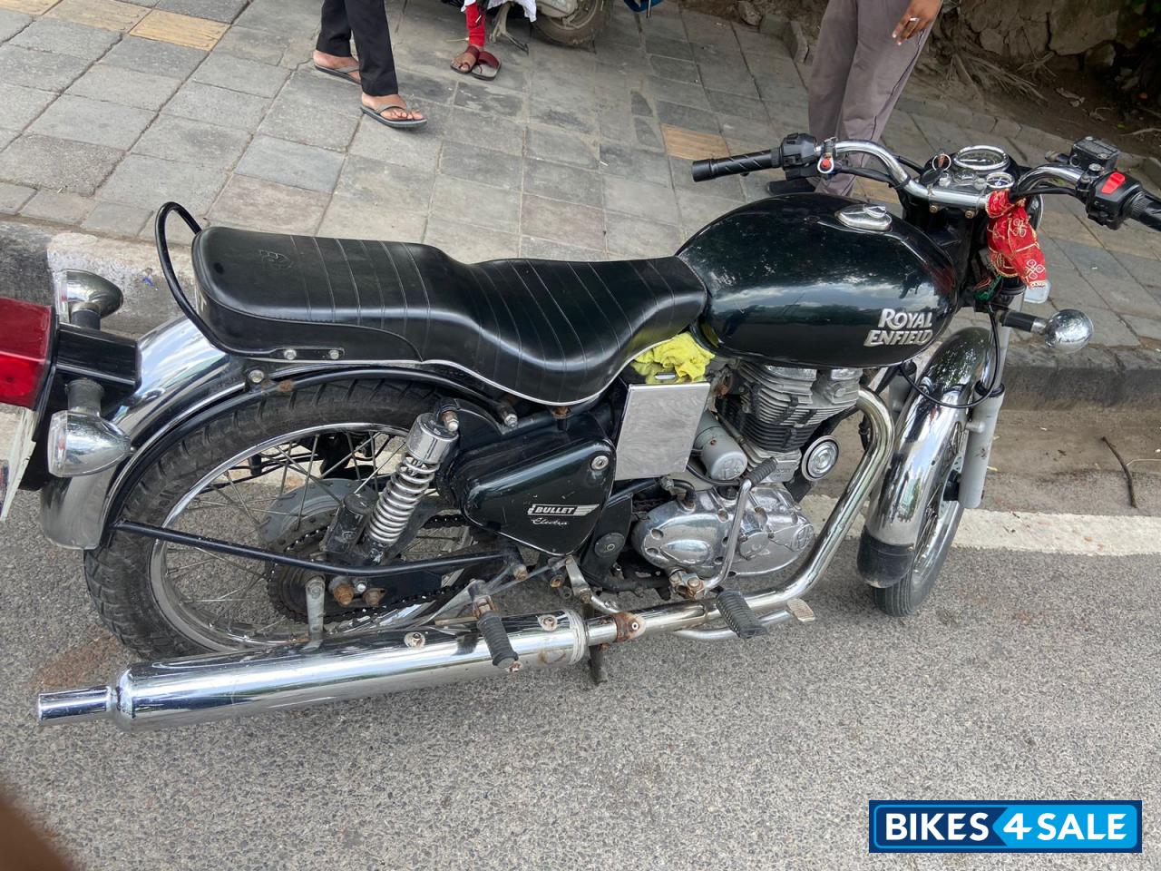 Black Royal Enfield Bullet Electra Twinspark