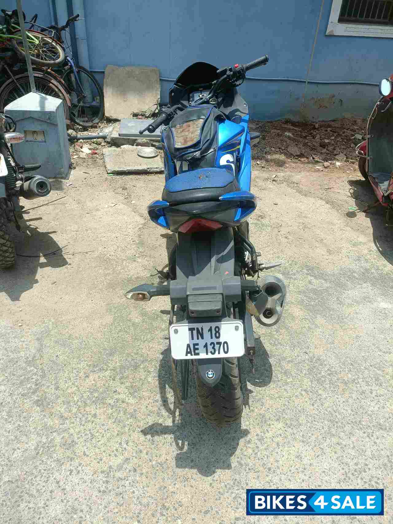 Blue Suzuki Gixxer SF