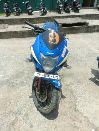 Blue Suzuki Gixxer SF