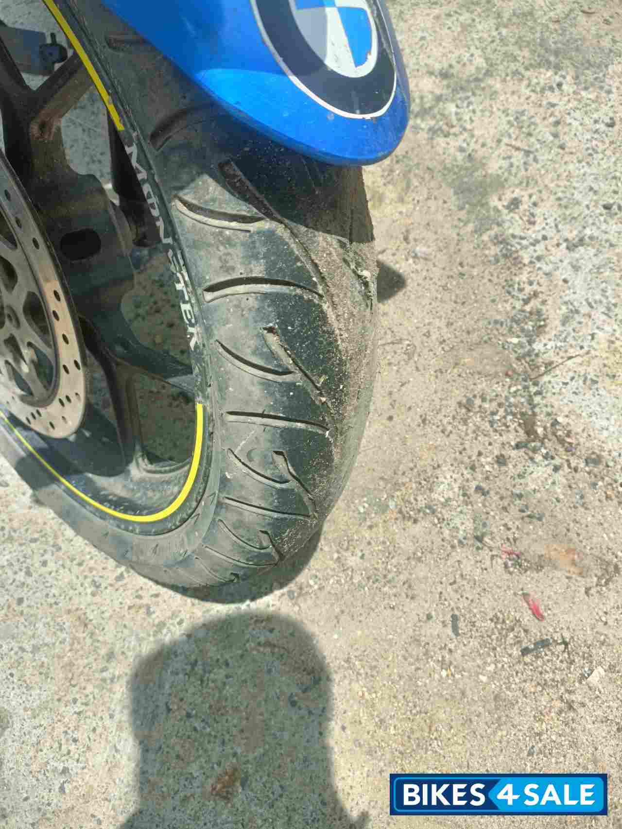 Blue Suzuki Gixxer SF