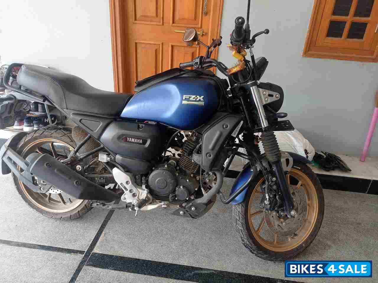 Meta Blue Yamaha FZ-X Meta Blue Yamaha FZ-X