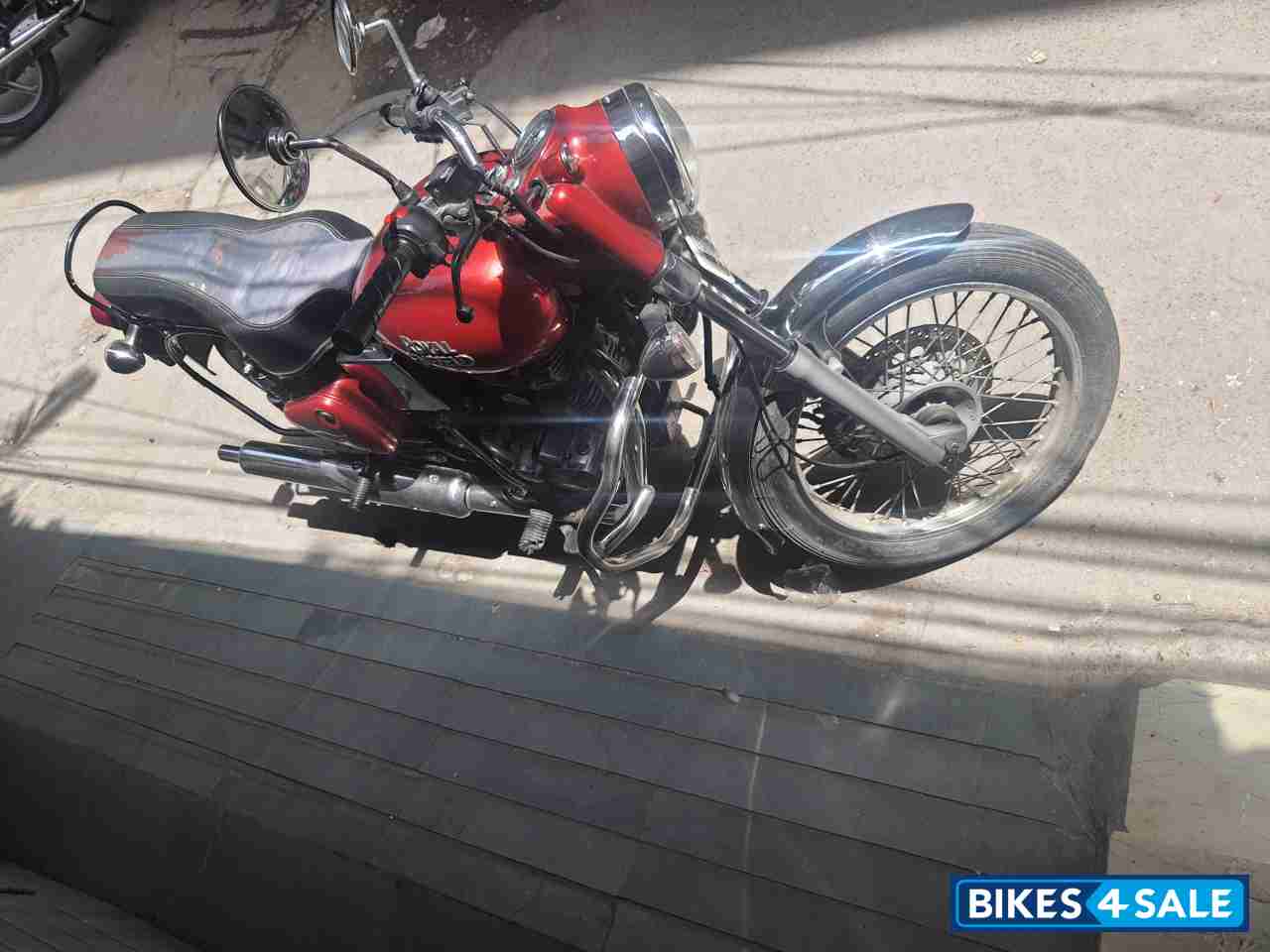 Maroon Royal Enfield Bullet Electra Twinspark