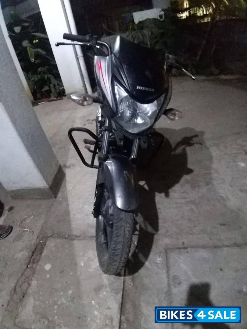 Grey Honda Shine 125