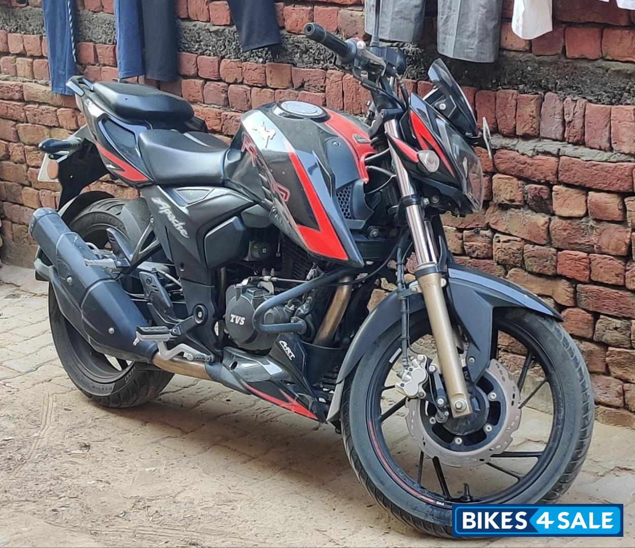 Black TVS Apache RTR 200 4V ABS Race Edition 2.0