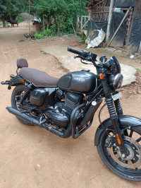 Yezdi Roadster Dark 2022 Model