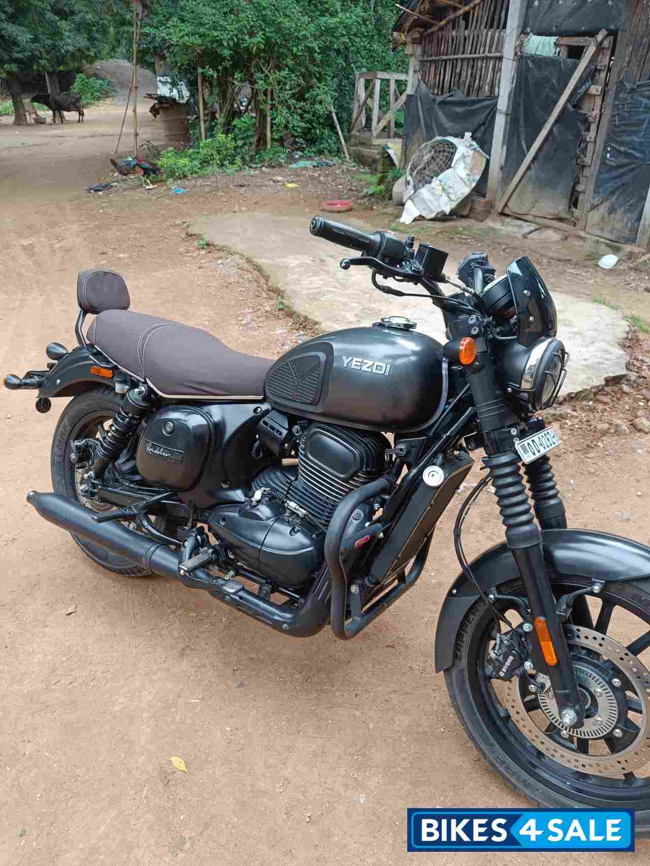 Yezdi Roadster Dark