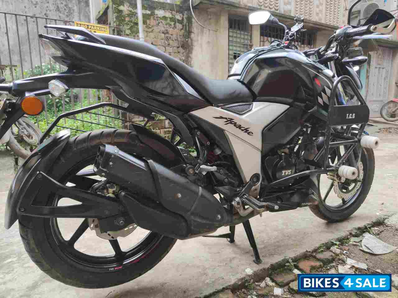 TVS Apache RTR 160 4V BS6