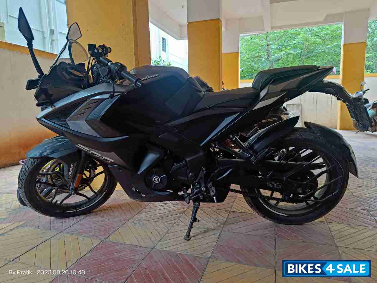 Black Bajaj Pulsar RS 200 BS6