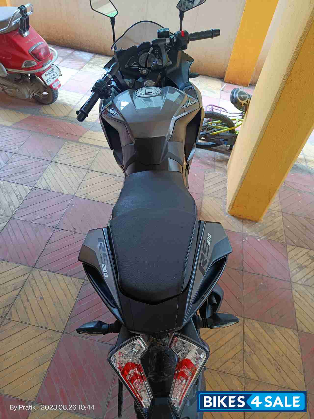 Black Bajaj Pulsar RS 200 BS6