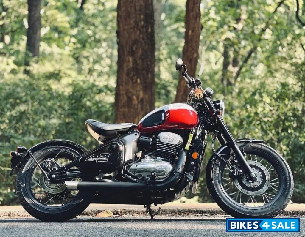 Jawa 42 Bobber Dual Channel ABS