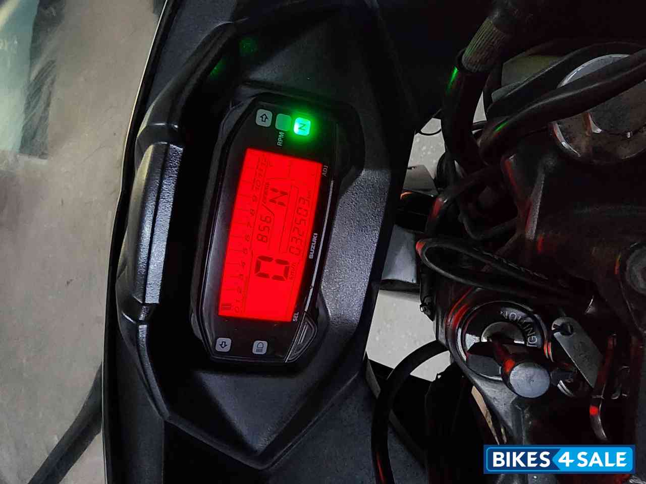 Black Suzuki Gixxer SF