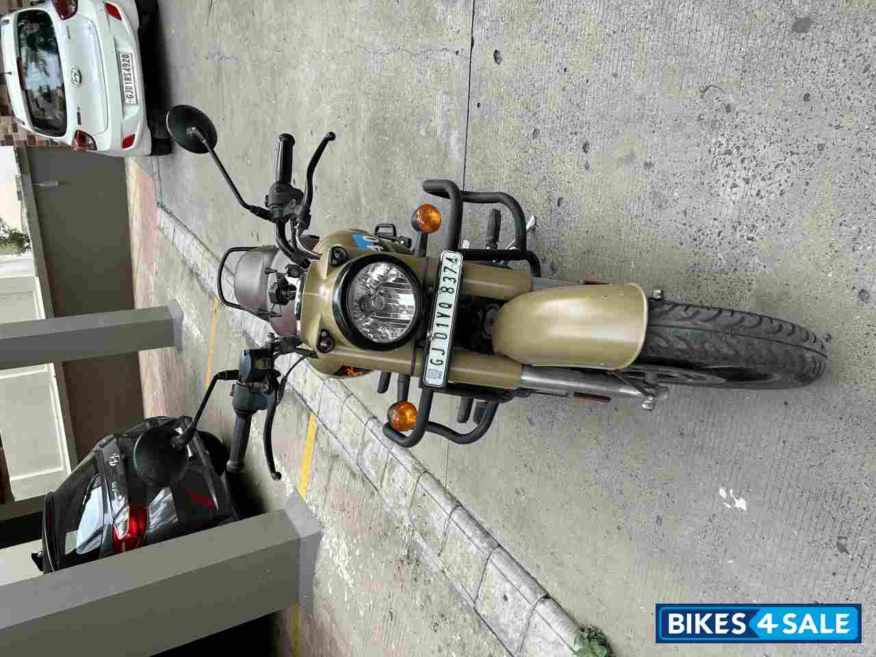 Desert Sand Royal Enfield Classic Desert Storm