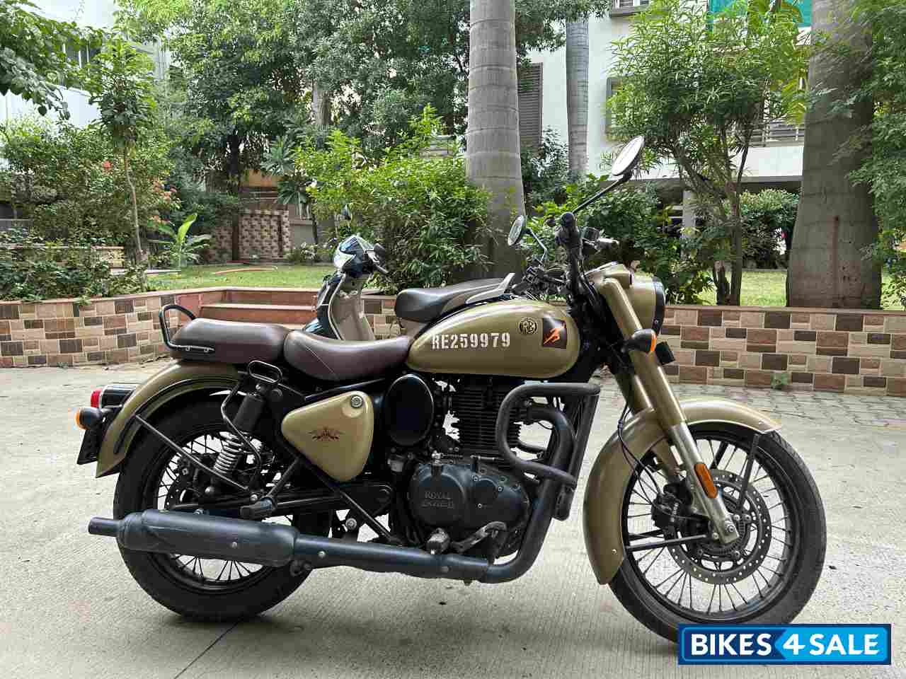 Desert Sand Royal Enfield Classic Desert Storm