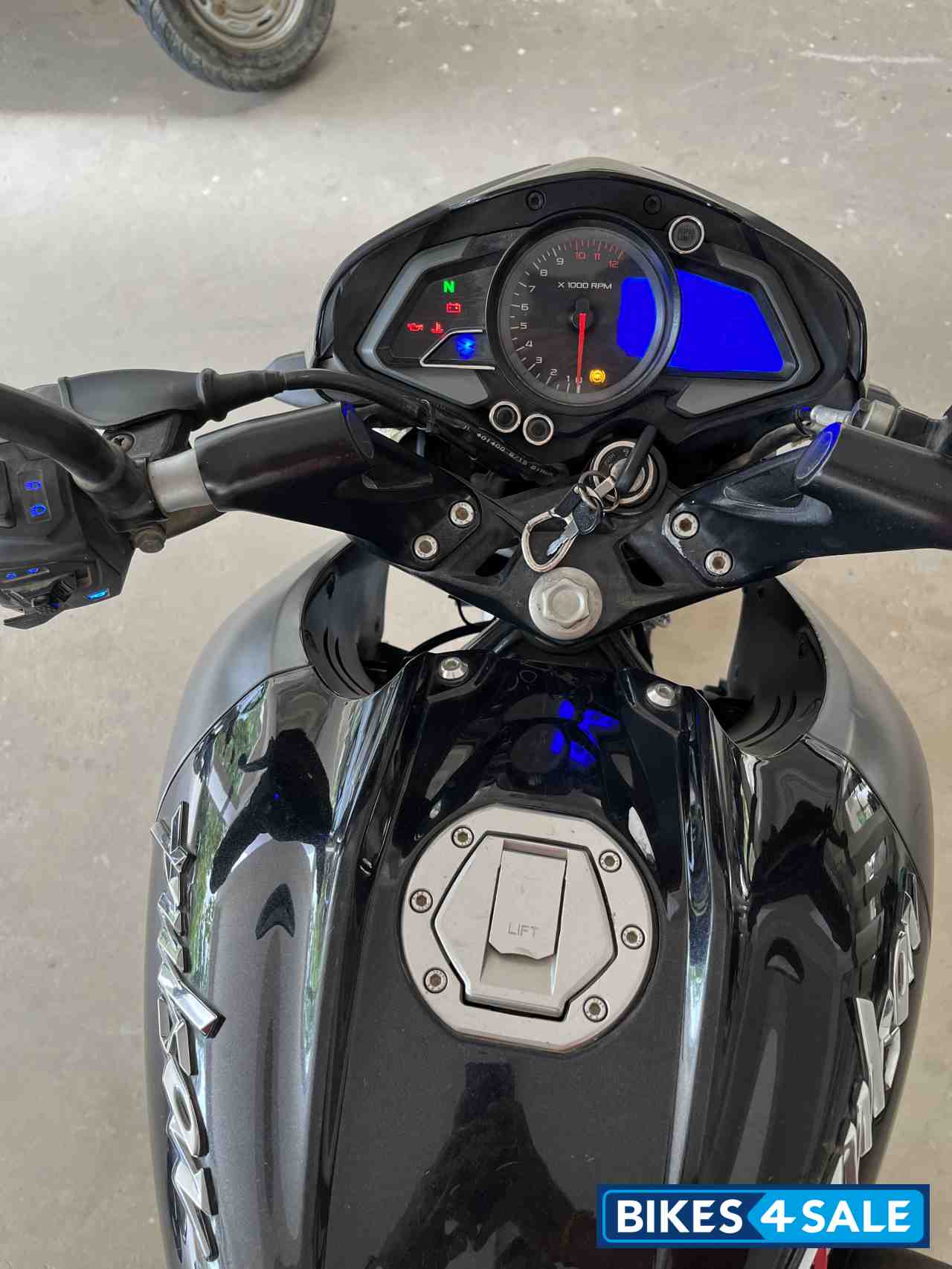 Bajaj Pulsar 200 NS ABS