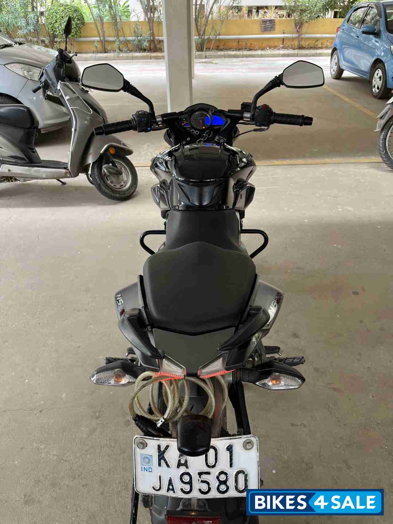 Bajaj Pulsar 200 NS ABS