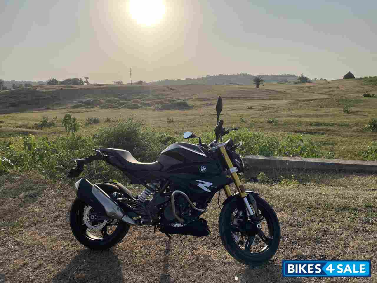 Black BMW G 310 R BS6