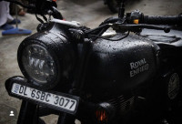Royal Enfield Classic Stealth Black