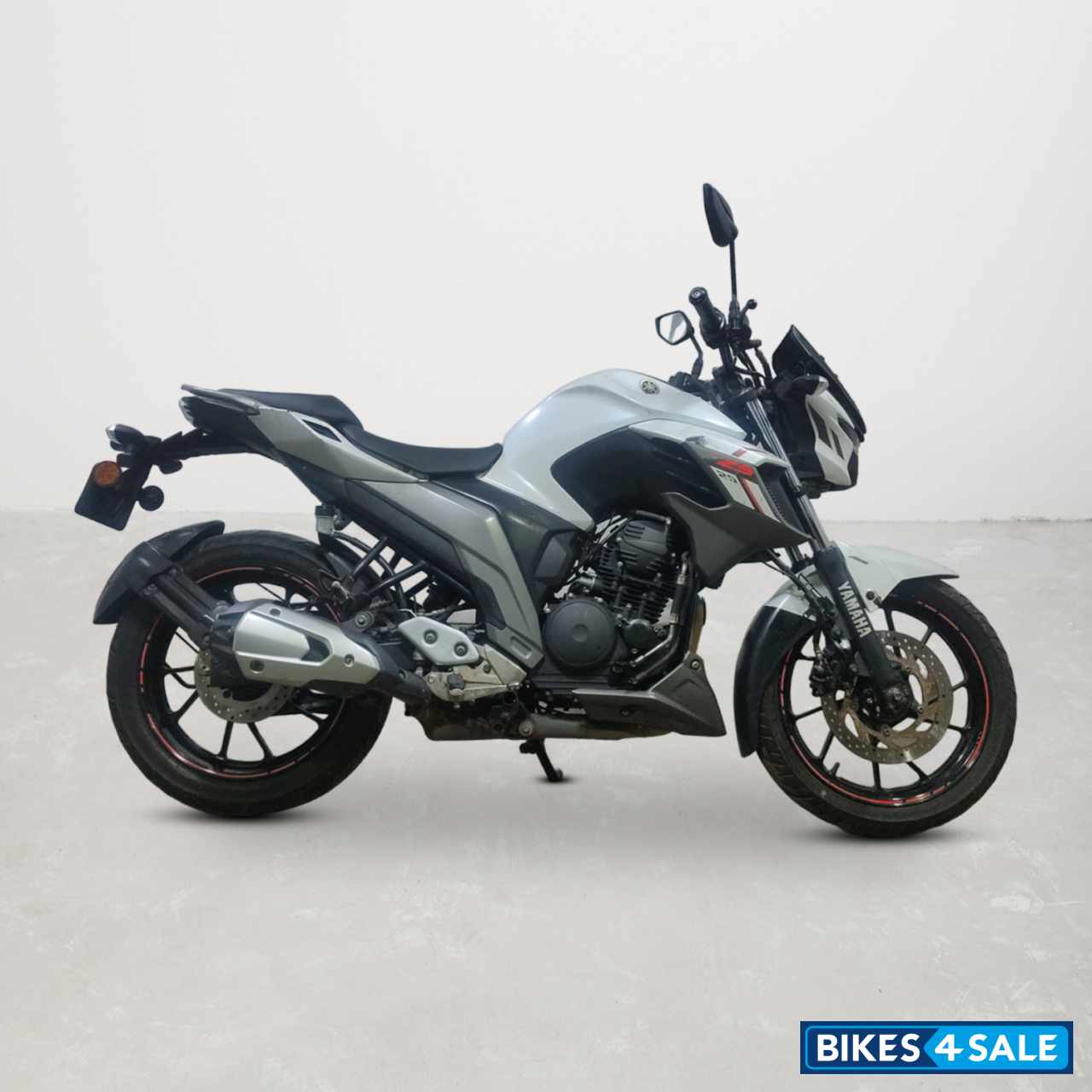 Yamaha FZ25