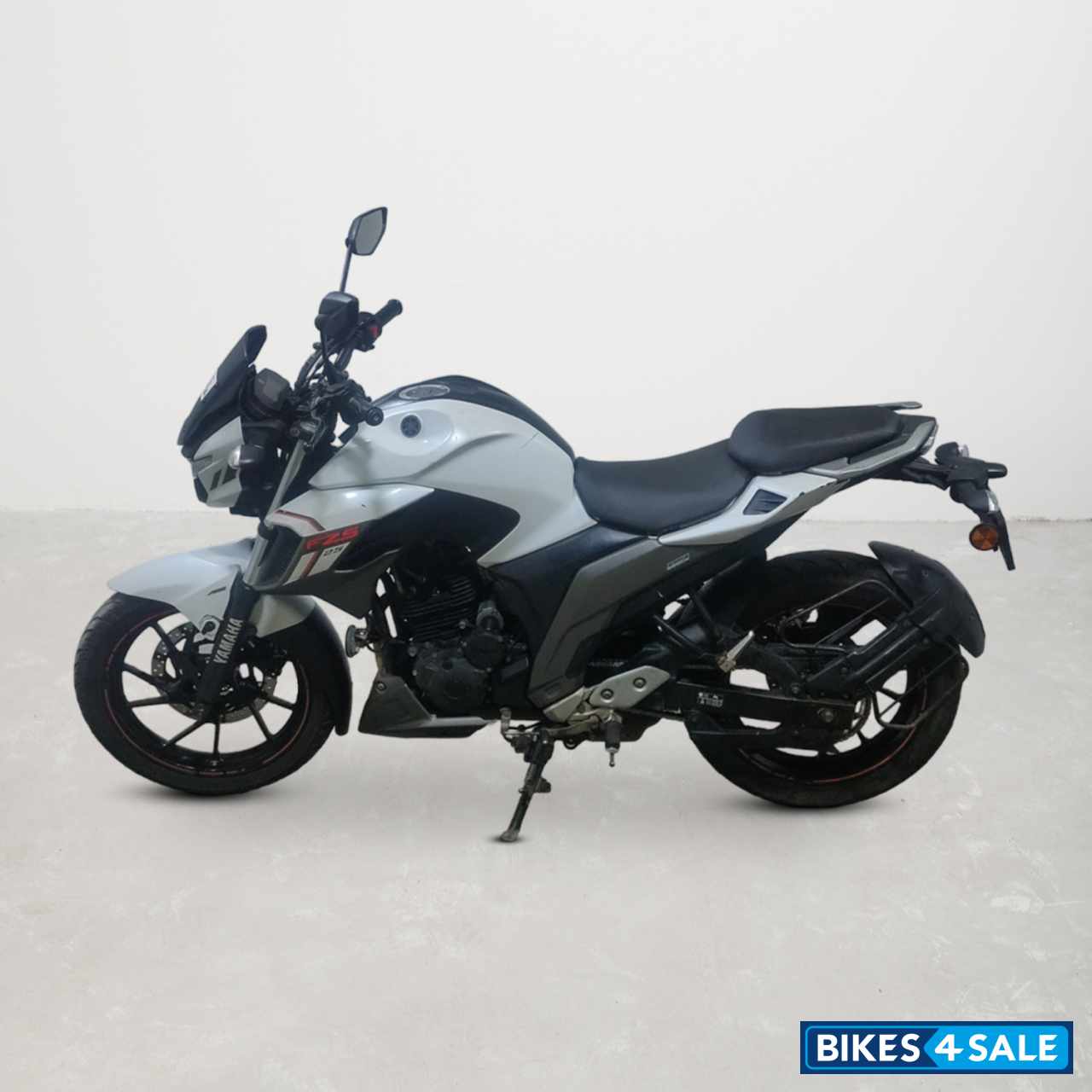 Yamaha FZ25