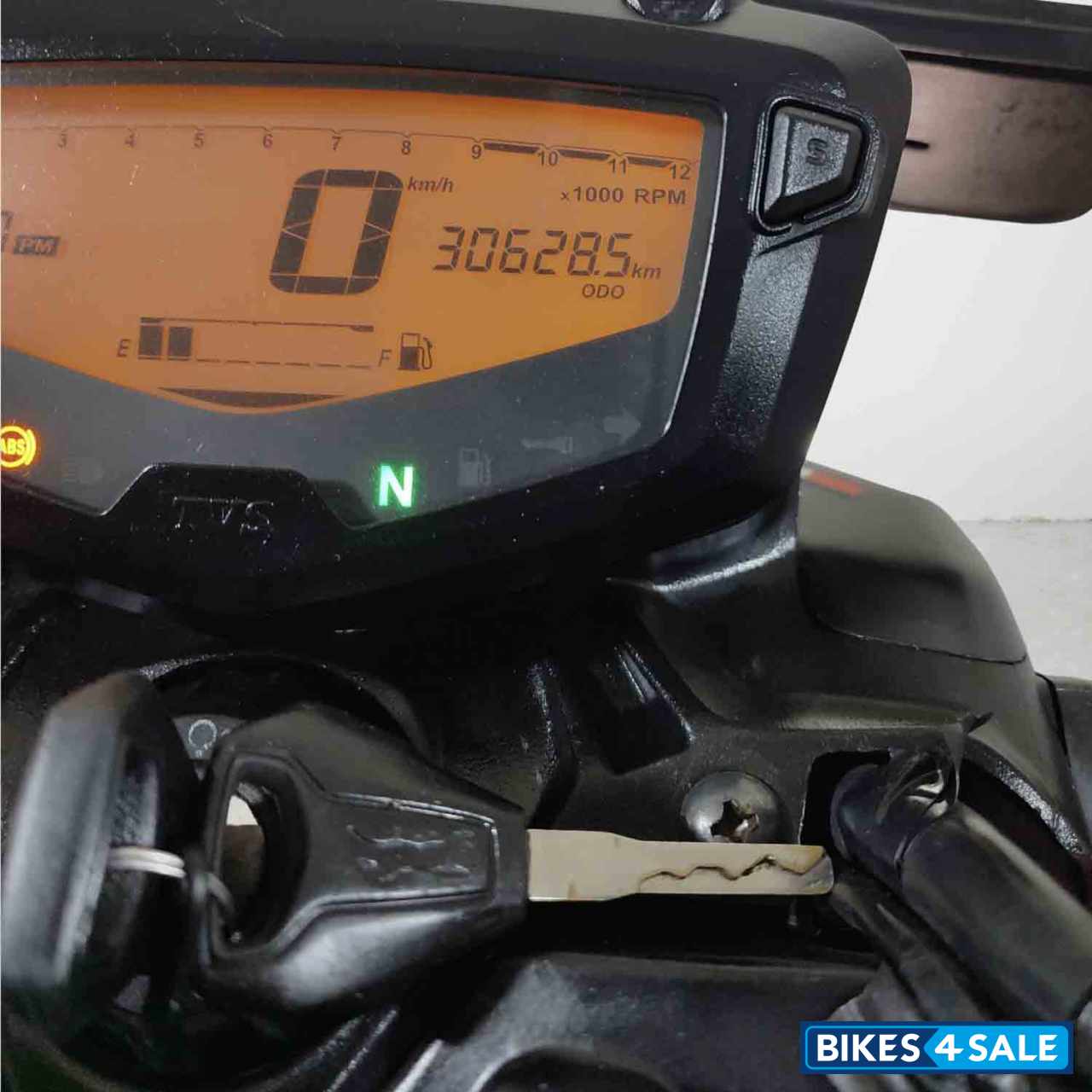 TVS Apache RTR 160 4V