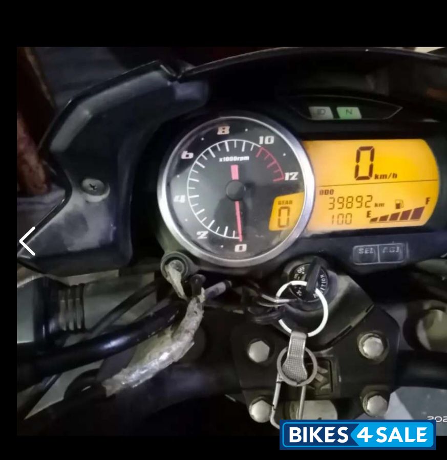 Black Suzuki GS 150R