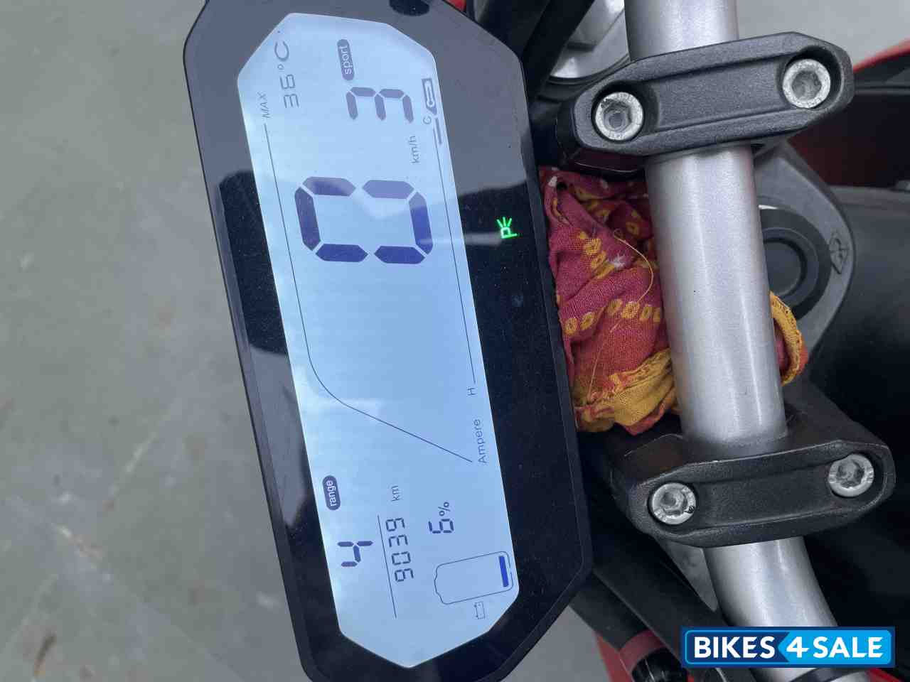 Revolt RV 400 Revolt RV 400