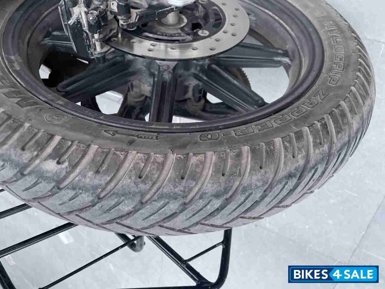 Revolt RV 400 Revolt RV 400