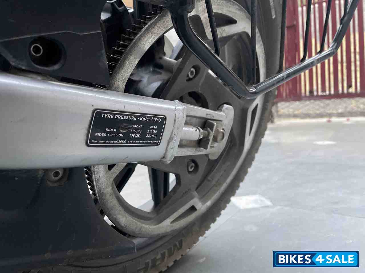 Revolt RV 400 Revolt RV 400