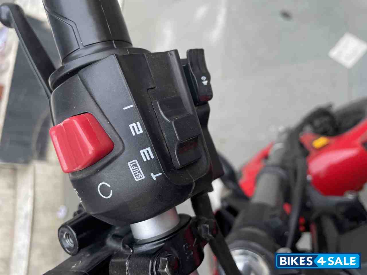 Revolt RV 400 Revolt RV 400