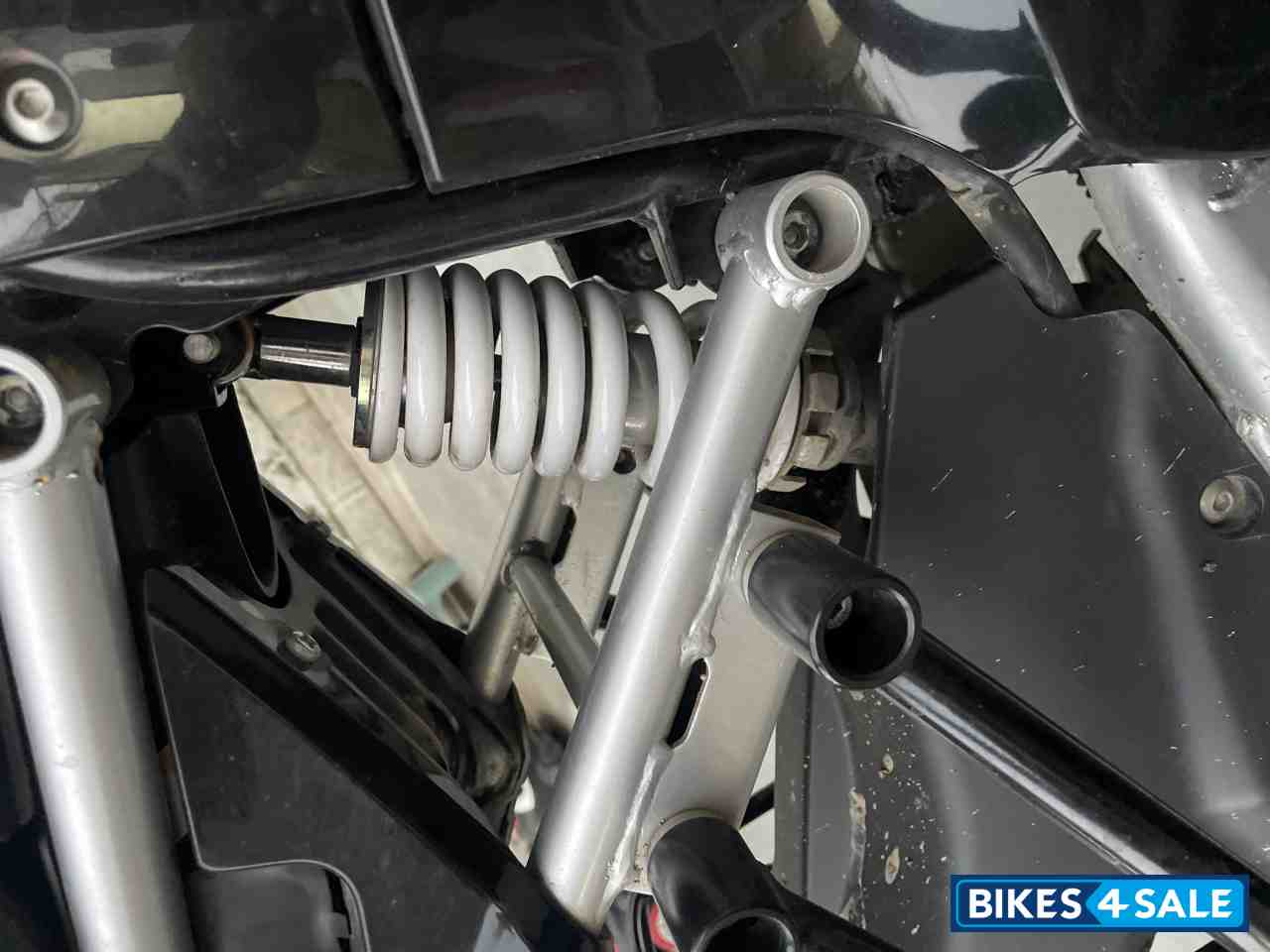 Revolt RV 400 Revolt RV 400