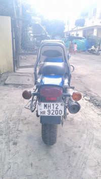 Midnight Blue Bajaj Avenger 220 DTS-i