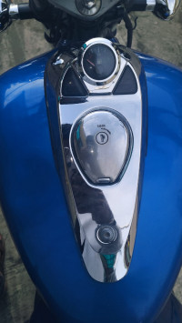 Midnight Blue Bajaj Avenger 220 DTS-i