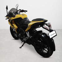 Bajaj Pulsar RS 200