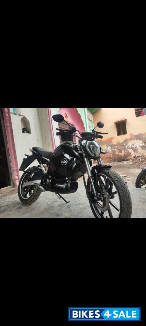 Revolt RV 400 Revolt RV 400