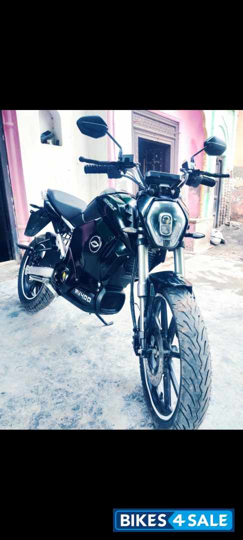 Revolt RV 400 Revolt RV 400