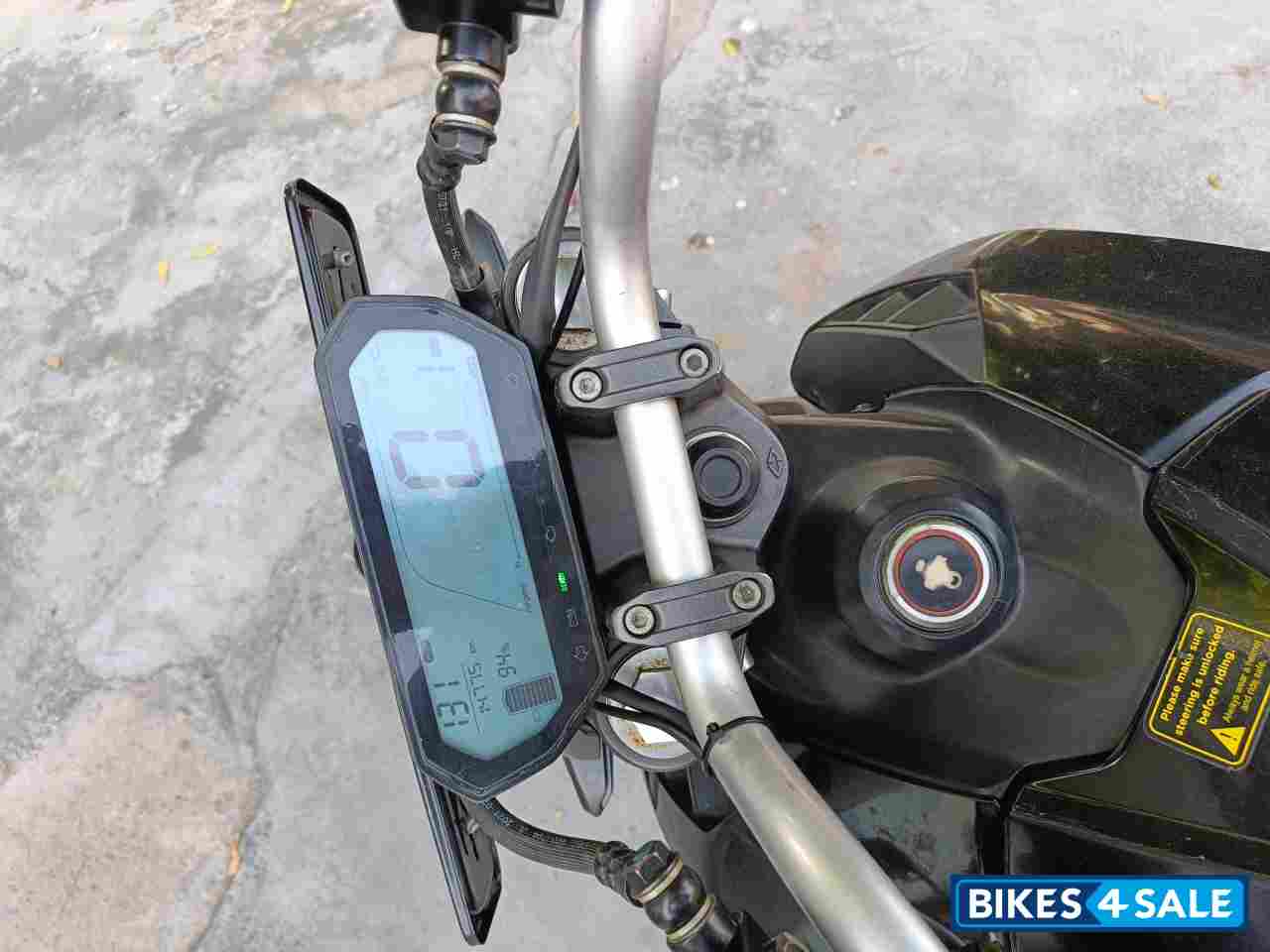 Revolt RV 400 Revolt RV 400