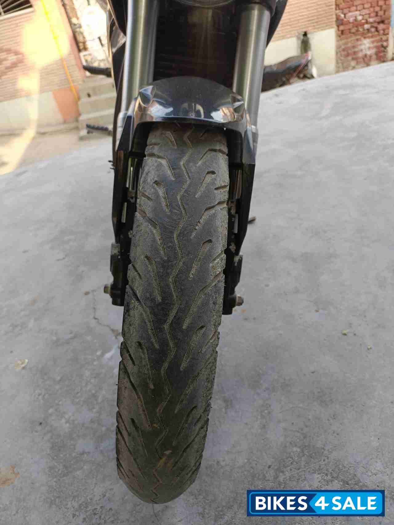 Revolt RV 400 Revolt RV 400