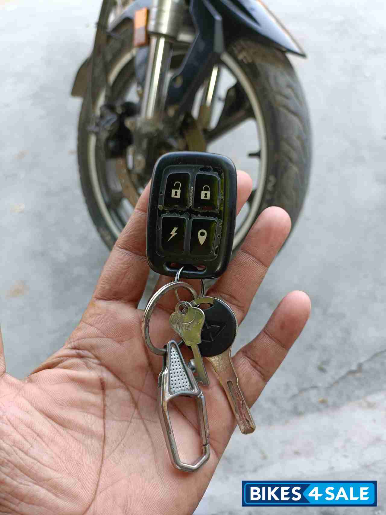 Revolt RV 400 Revolt RV 400