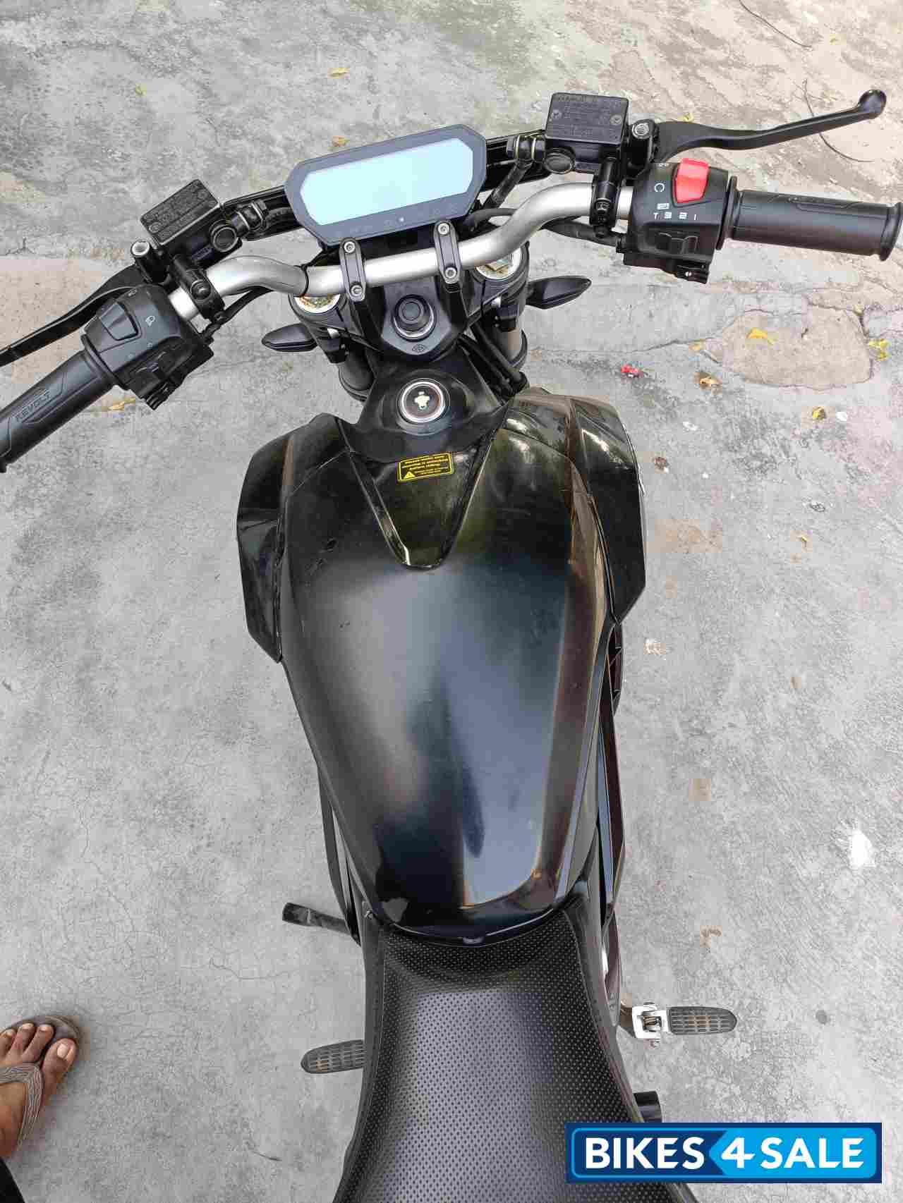 Revolt RV 400 Revolt RV 400