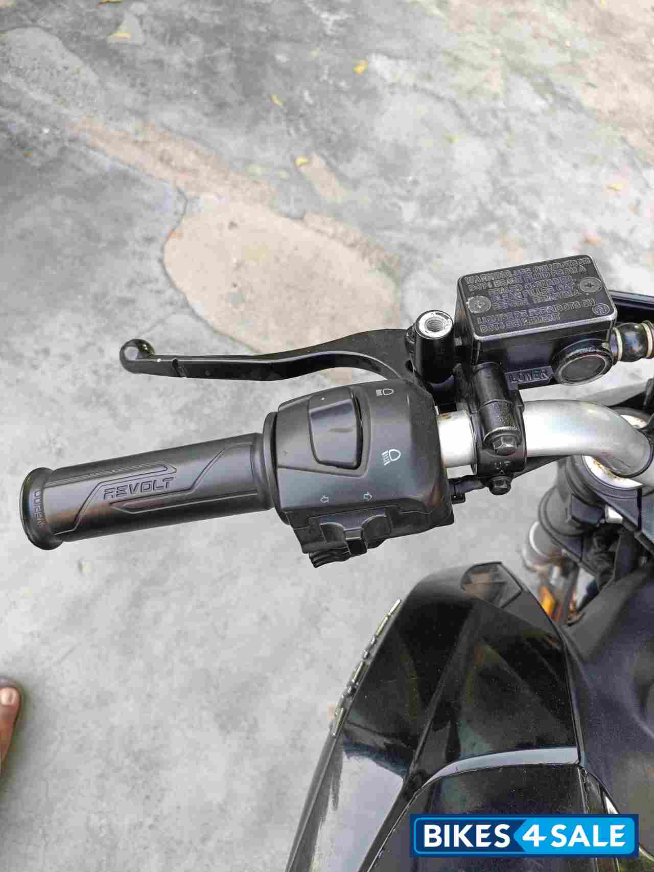 Revolt RV 400 Revolt RV 400