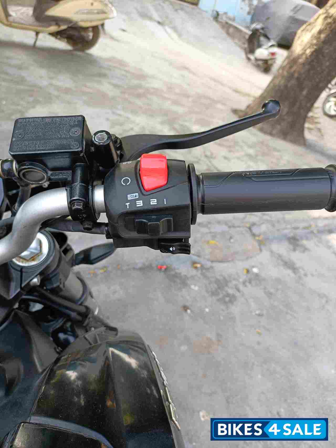 Revolt RV 400 Revolt RV 400