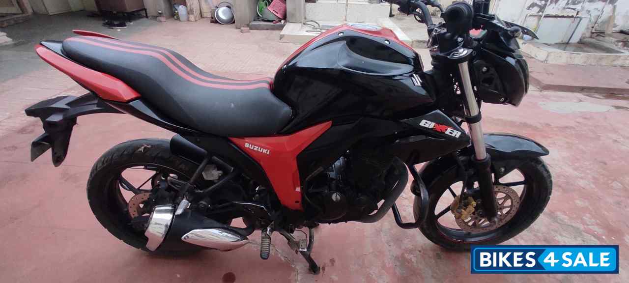 Red And Black Suzuki Gixxer 150