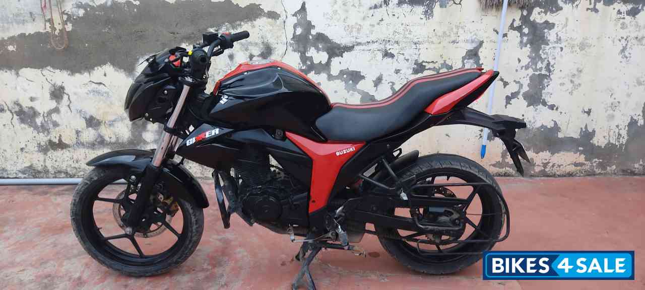 Red And Black Suzuki Gixxer 150