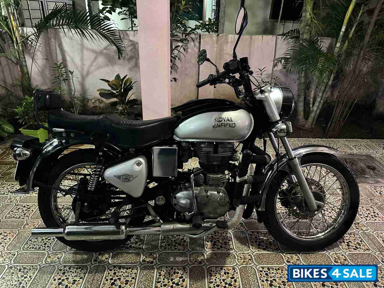 Silver & Black Royal Enfield Bullet Electra Twinspark