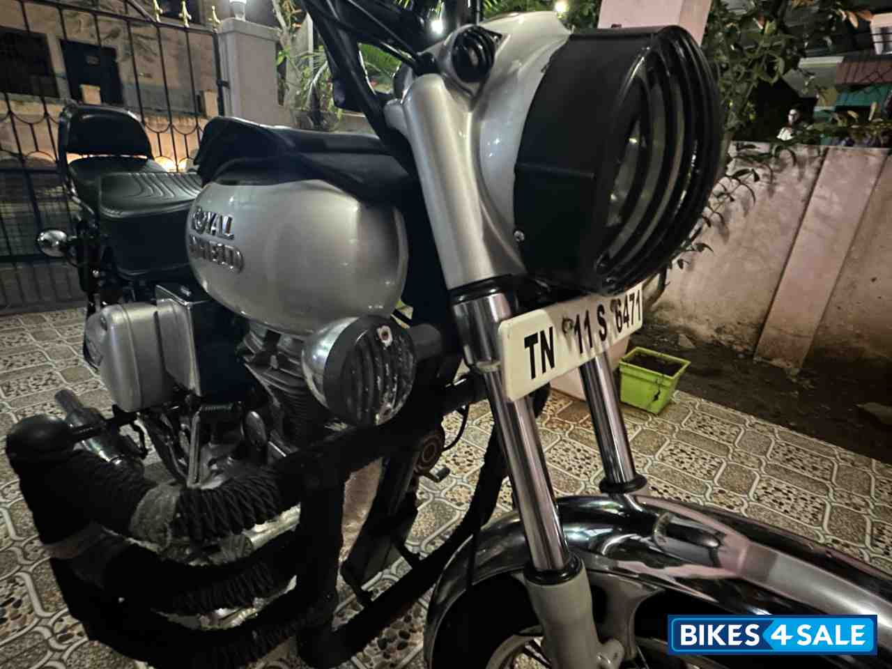 Silver & Black Royal Enfield Bullet Electra Twinspark Silver & Black Royal Enfield Bullet Electra Twinspark