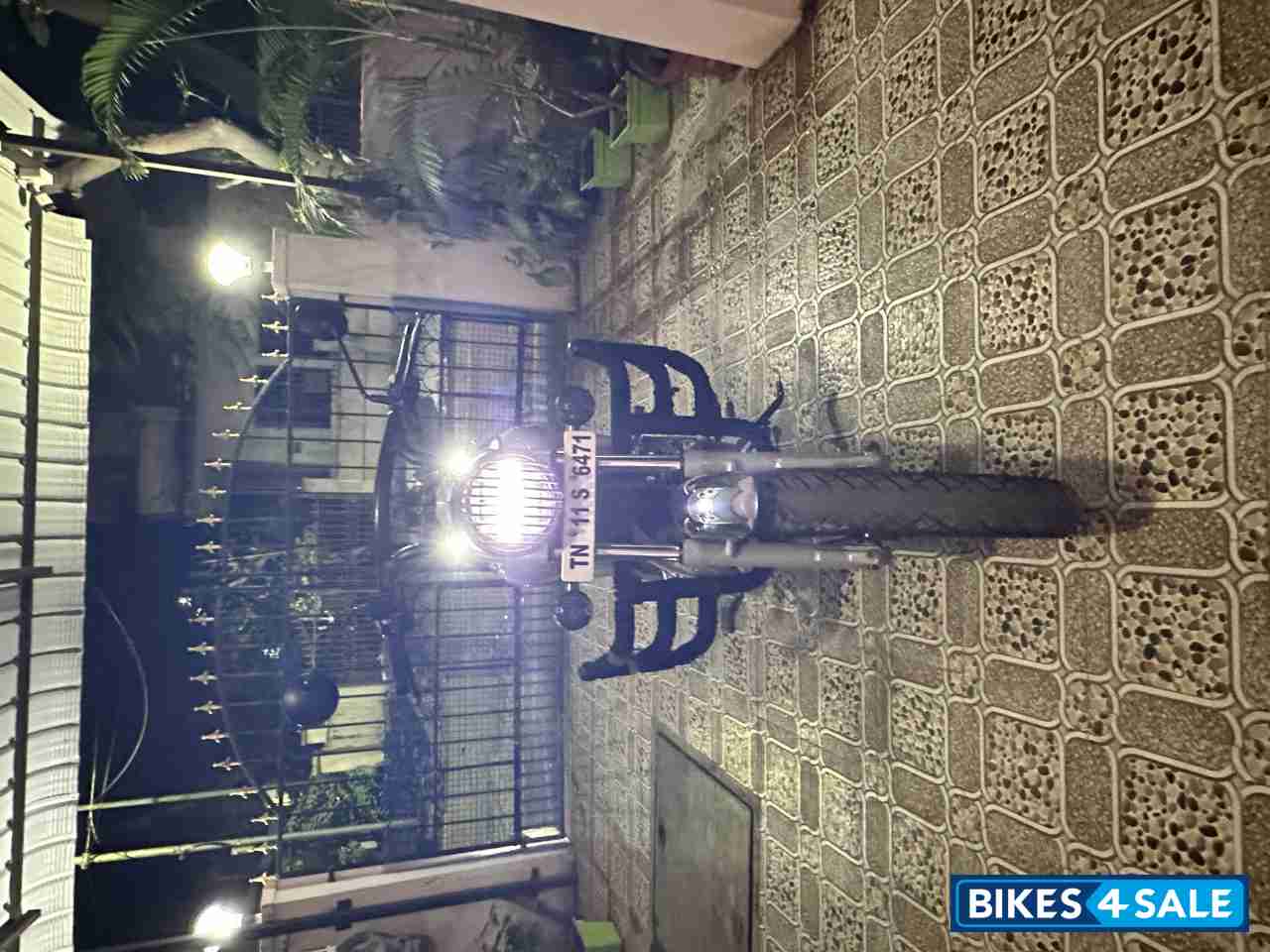 Silver & Black Royal Enfield Bullet Electra Twinspark Silver & Black Royal Enfield Bullet Electra Twinspark