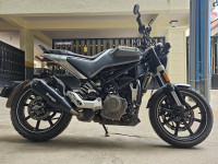 Husqvarna Svartpilen 250