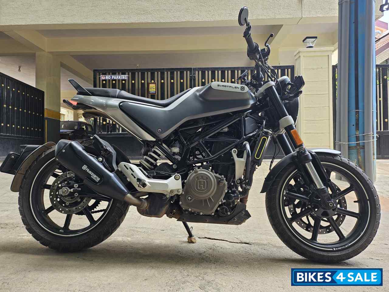 Husqvarna Svartpilen 250